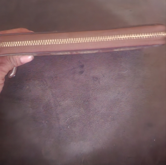 Wallet Coach - Picture 2 of 5